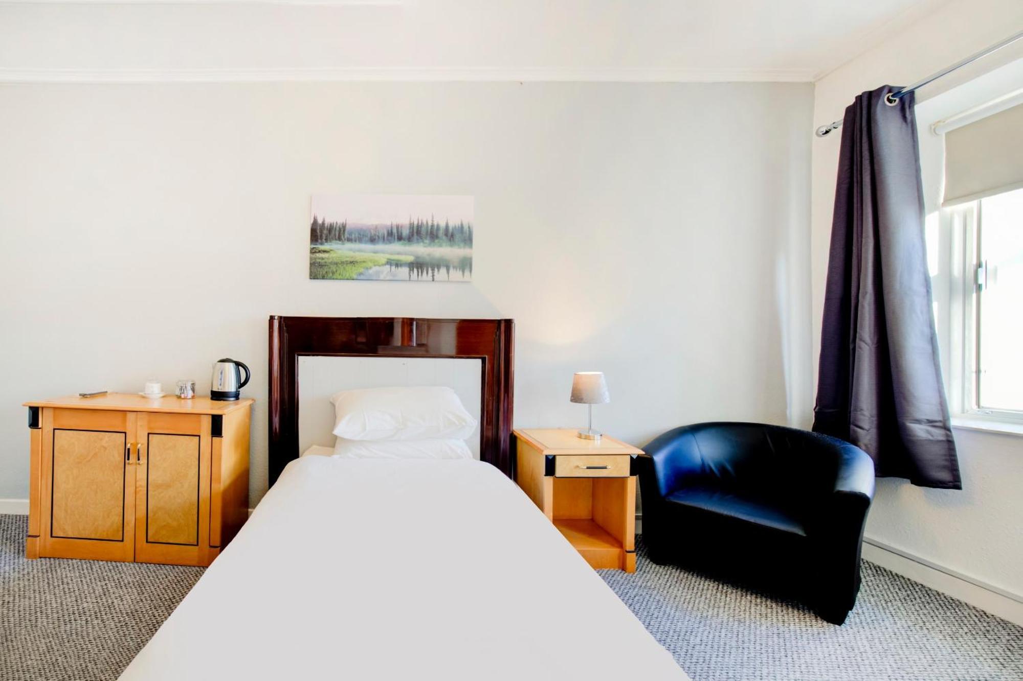 Oyo Eastbank Hotel, Speyside Scotland Rothes Exterior photo